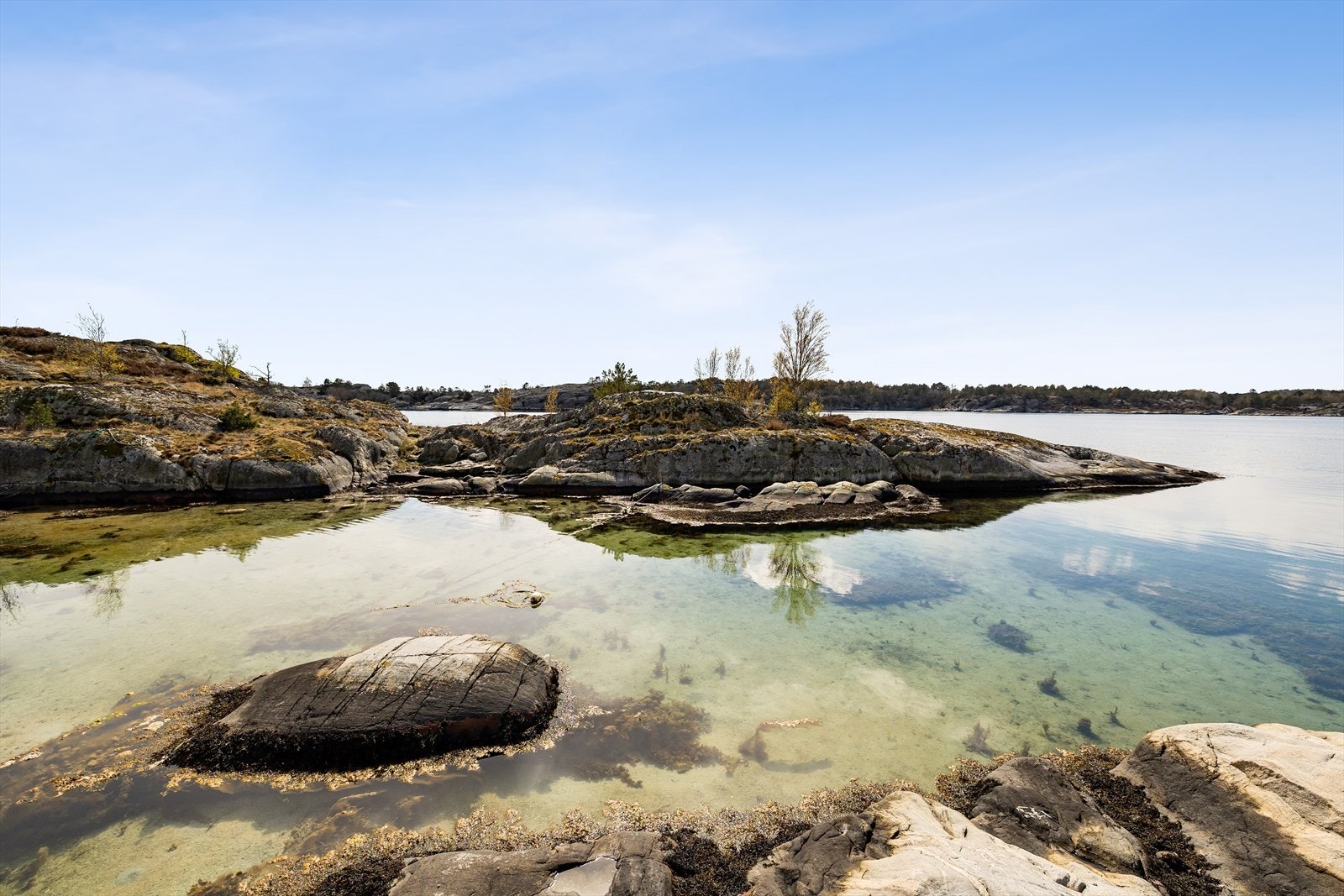 Bilde fra Kaninholmen med Sauholmen nærmest og Ågerøya i bakgrunnen Galleribilde