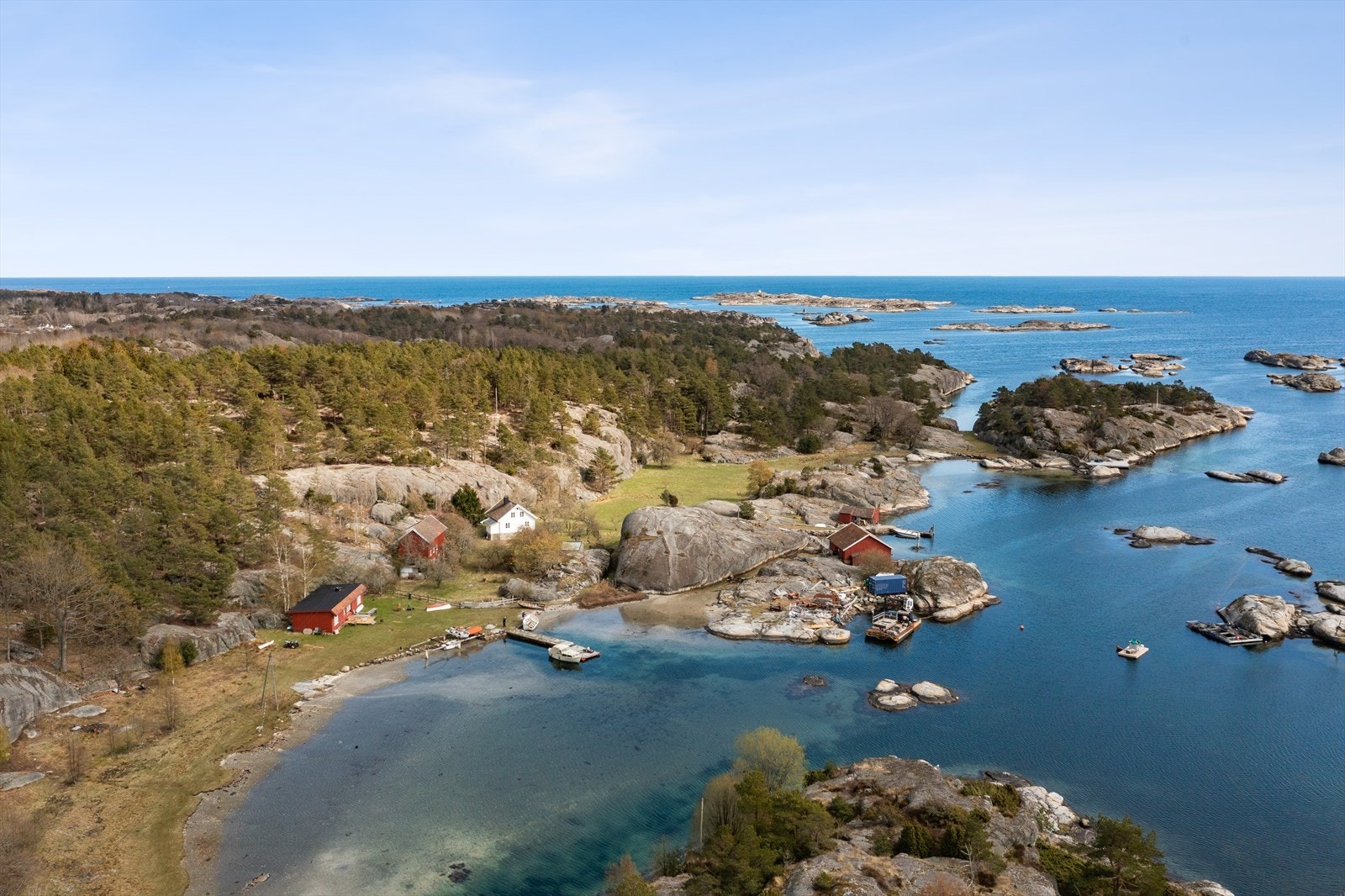 Bilde tatt mot øst med Nødingen i bakgrunnen Galleribilde