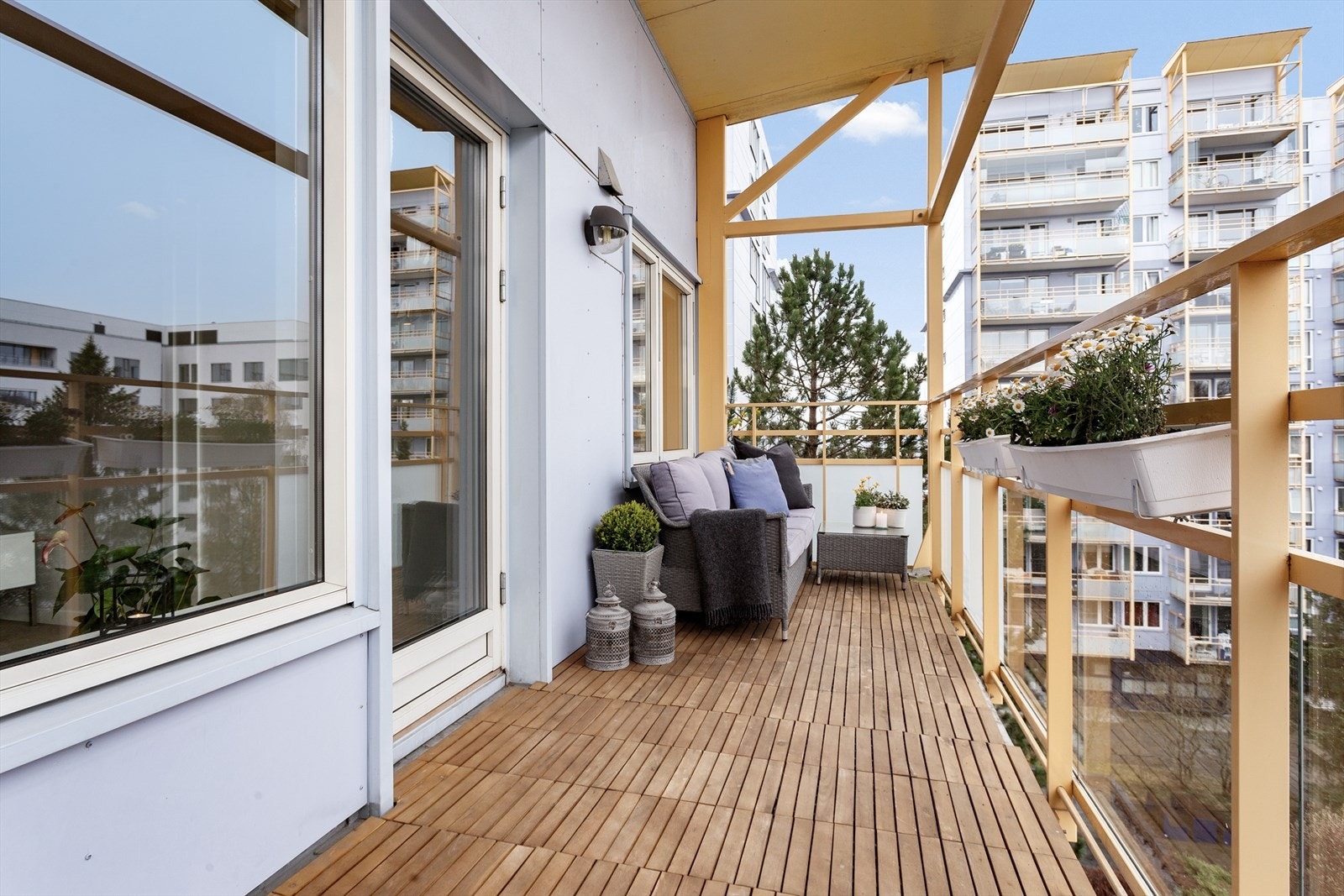 God plass til sittegruppe, grill m.m. Galleribilde