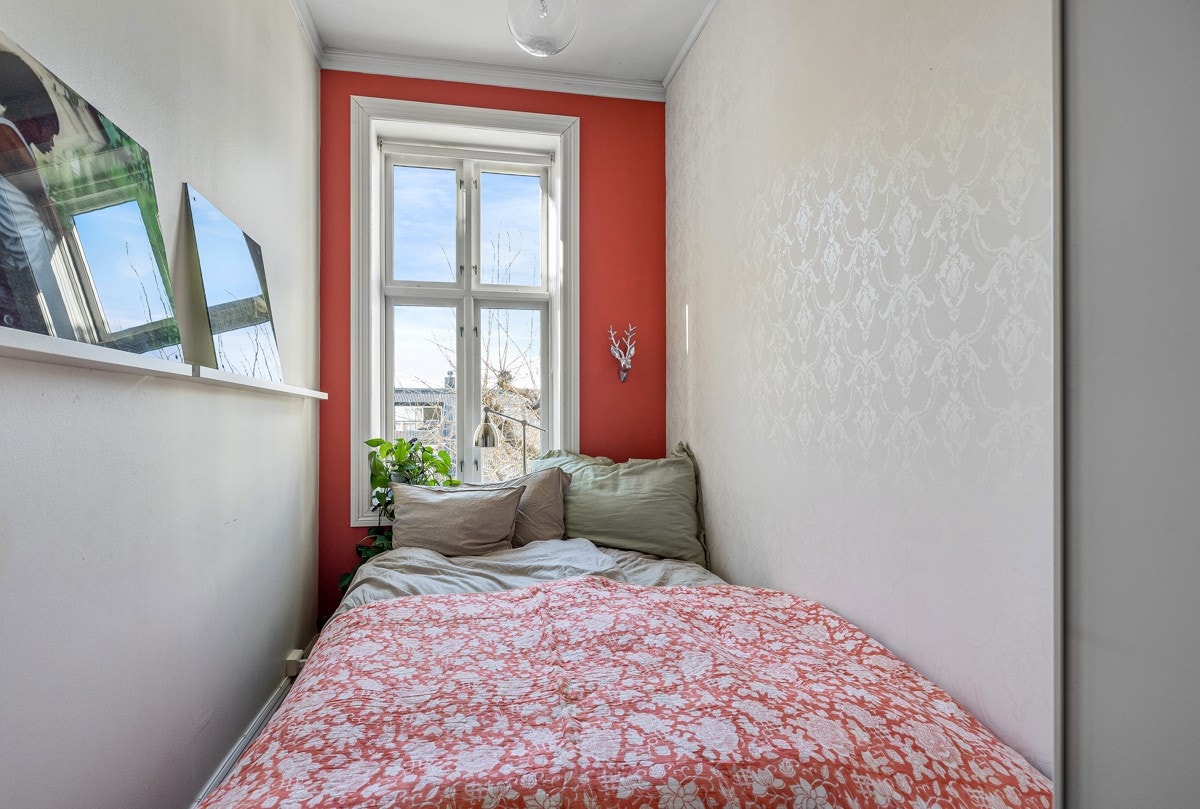 Soverommet i praktikantdelen er lite, men det er plass for dobbeltseng. Galleribilde