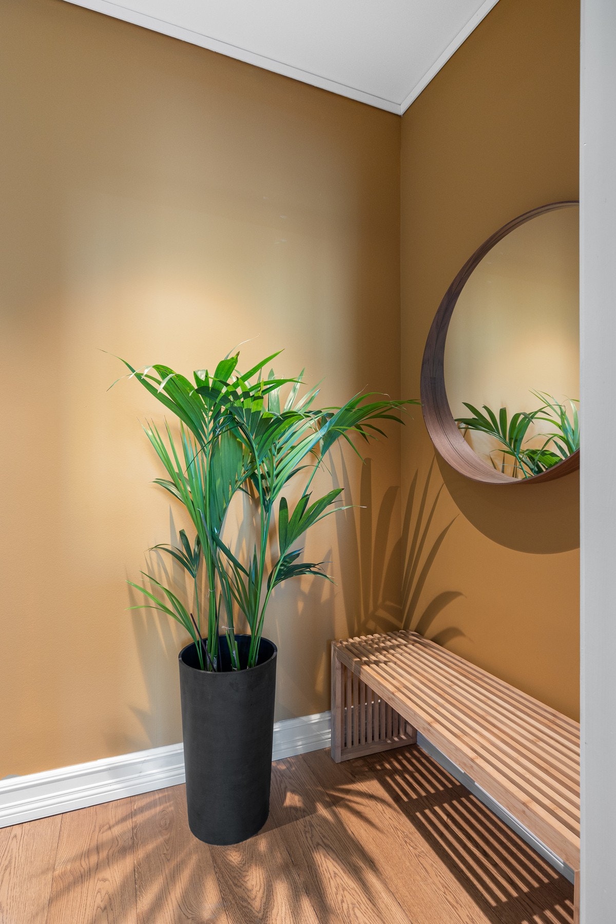 I tillegg til plassbygd garderobeskap har entreen god plass for kommode, benk, hyller eller lignende. Galleribilde