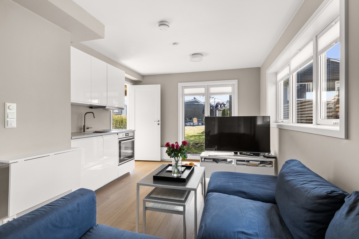 Stue/kjøkken (del av 1.etasje som leies ut) Galleribilde