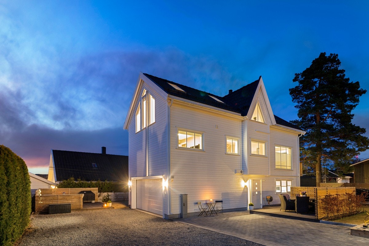 Lekker, nyere (2018) enebolig over 3 plan på 184 m² BRA | Utleiedel kr 9.500,- pr mnd | Dobbel garasje | Karlsrud skole Galleribilde