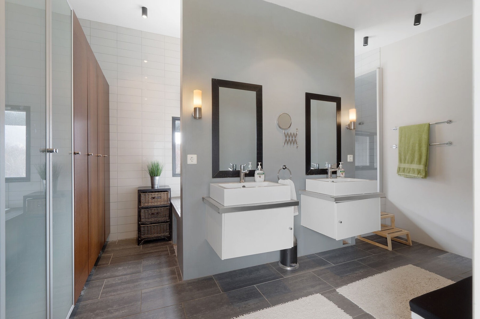 Stilrent bad i 2. etasje Galleribilde