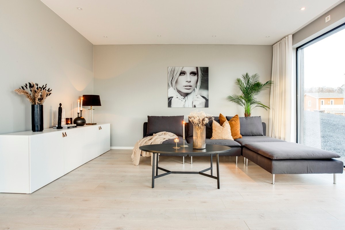 - Tenk deg å kunne flytte rett inn i en romslig og moderne bolig hvor det bare er å innrede etter egen smak. Galleribilde