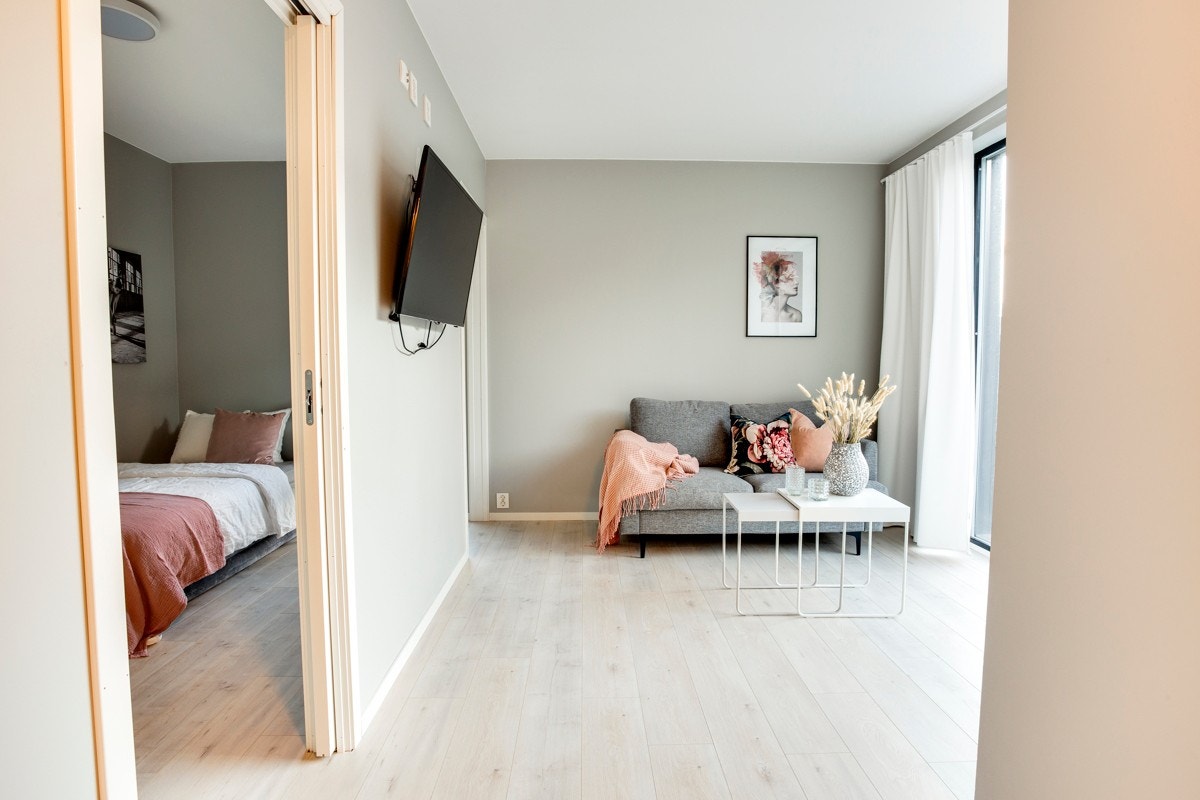 - Smart planløsning med stue, kjøkken, bad og soverom med inngang fra to sider. Galleribilde