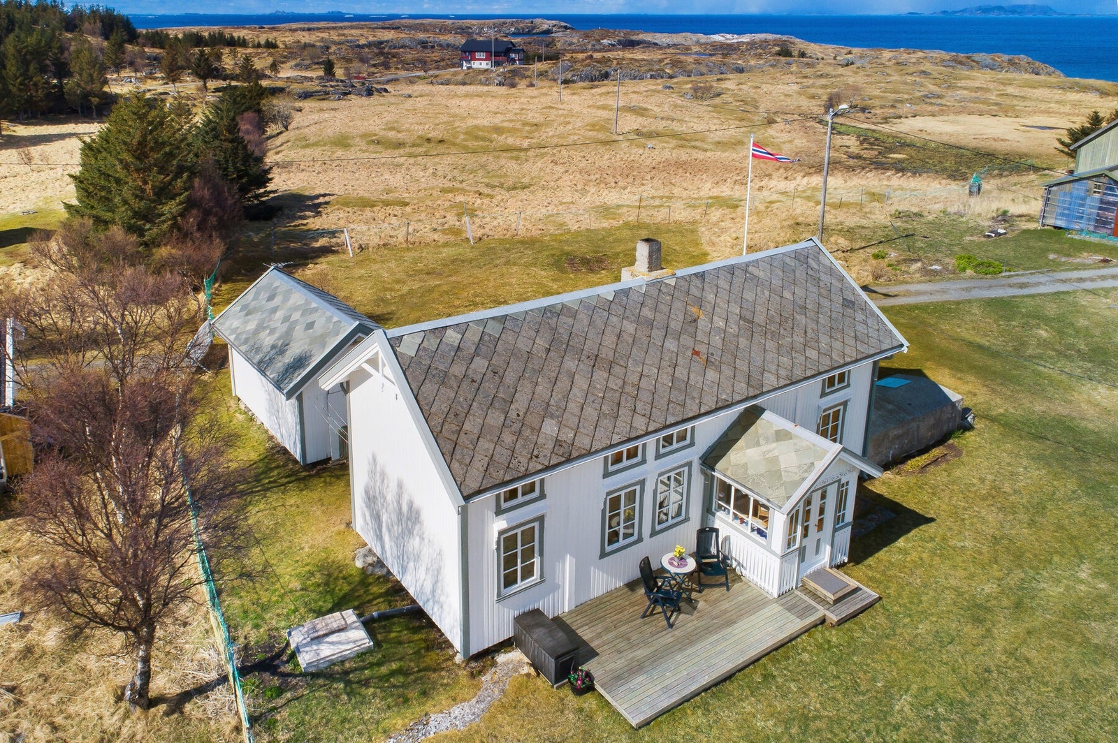 Eiendommen er klar for at nye eiere kan nyte sommeren! Galleribilde