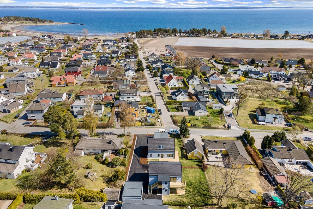 Rett ned til sjø og strand Galleribilde