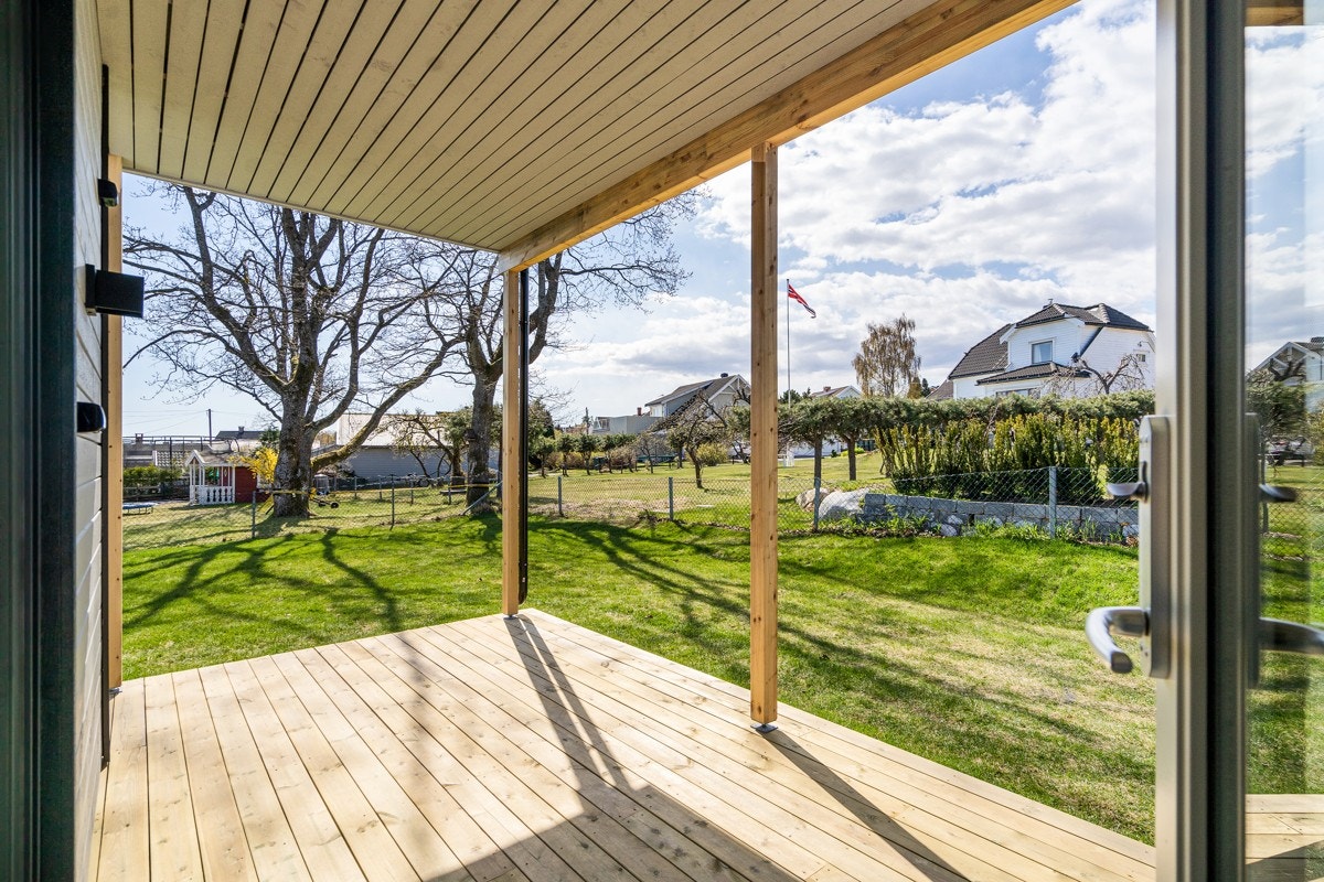 Praktisk med tak over terrasse Galleribilde