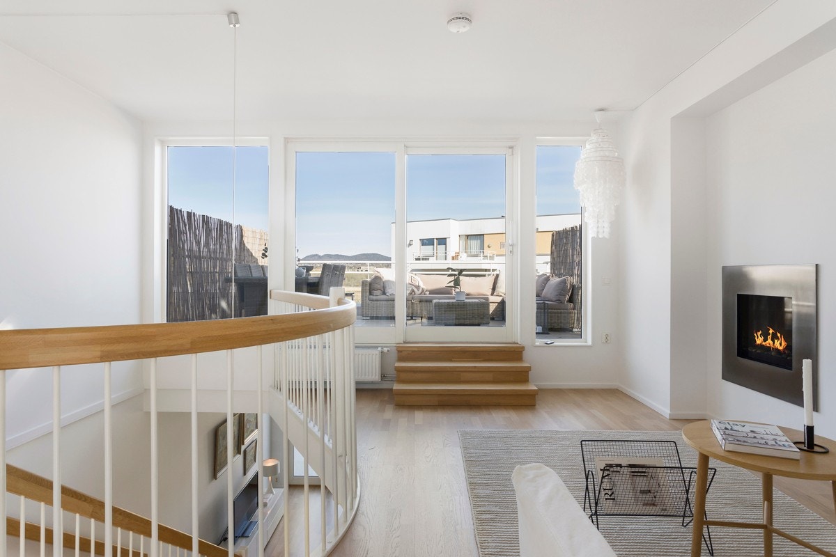 3. etg inneholder: Takterrasse, stue og soverom med eget bad. Galleribilde