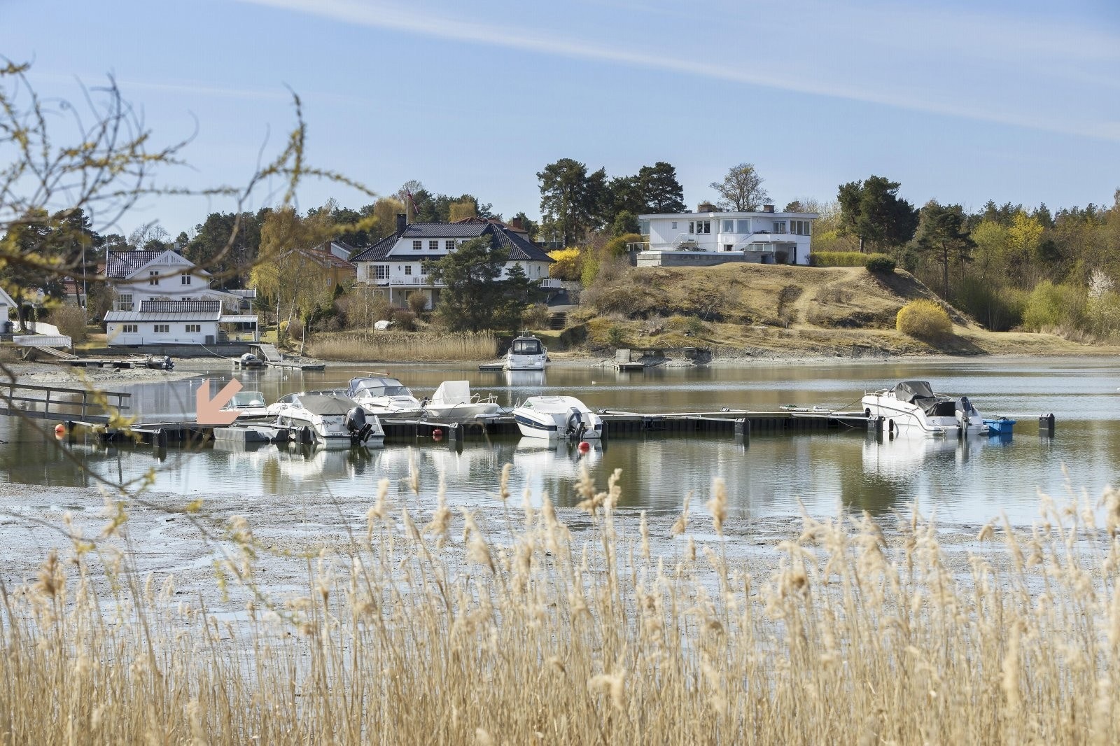 Båtplassen ligger ca 150 meter gange fra boligen. Galleribilde