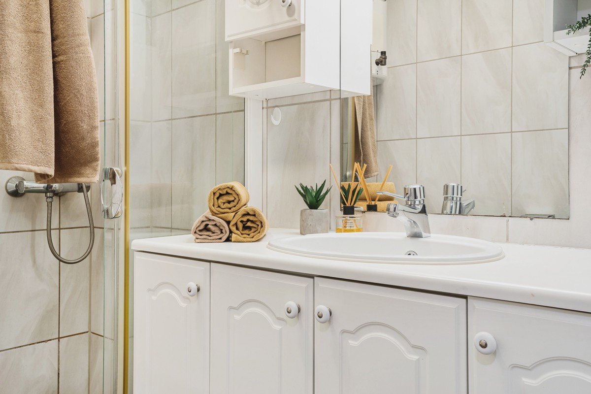 Badet har varmekabler i gulvet