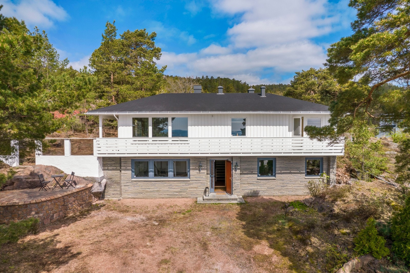 Gode parkeringsmuligheter på tomten Galleribilde