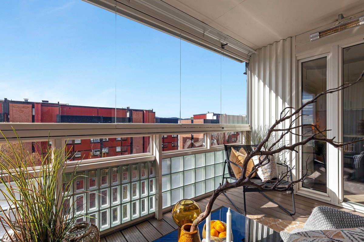 Fra balkongen er det adkomst til utvendig bod på 2 kvm. Galleribilde