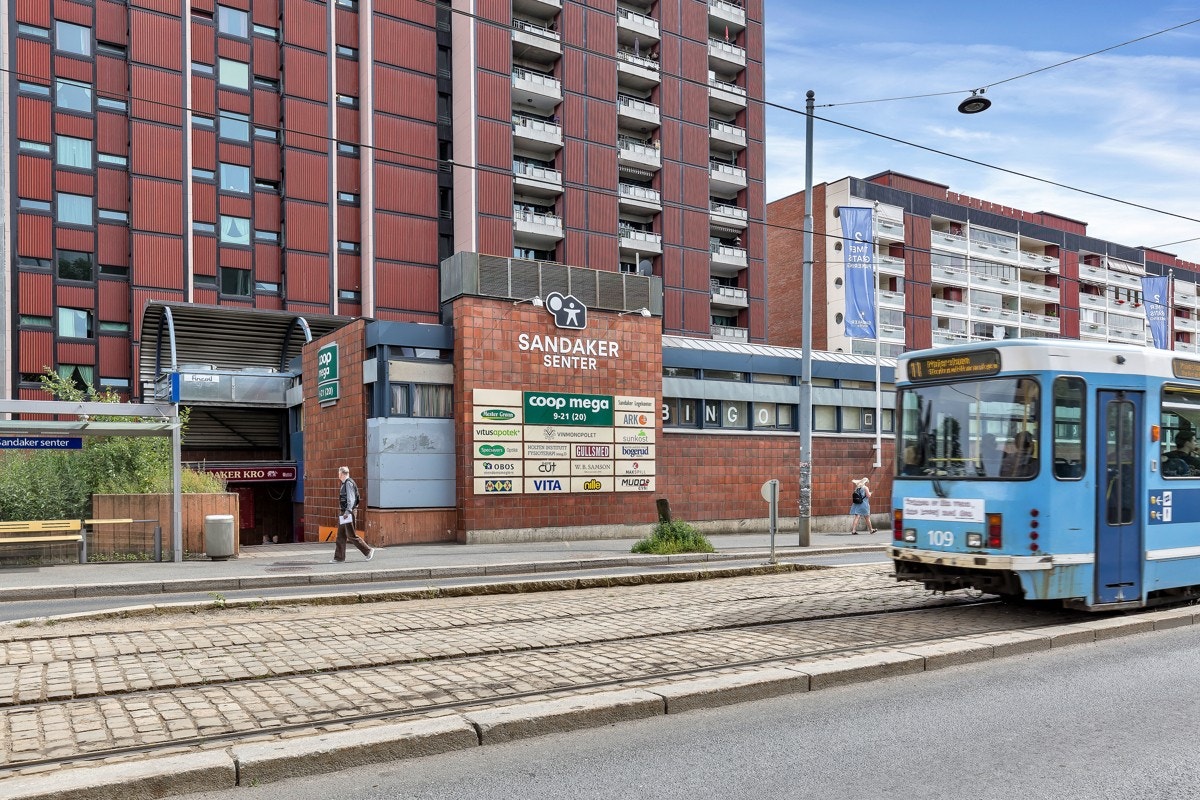 Kort gangavstand til butikker, servicefasiliter og kollektiv transport. Galleribilde