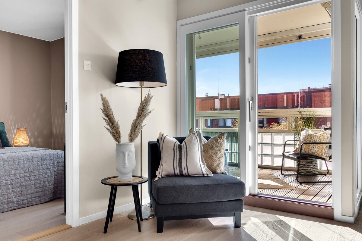 Stue mot soverom. Galleribilde