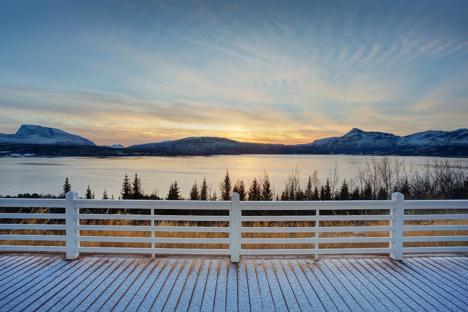 En utsikt man lett kan bli glad i Galleribilde