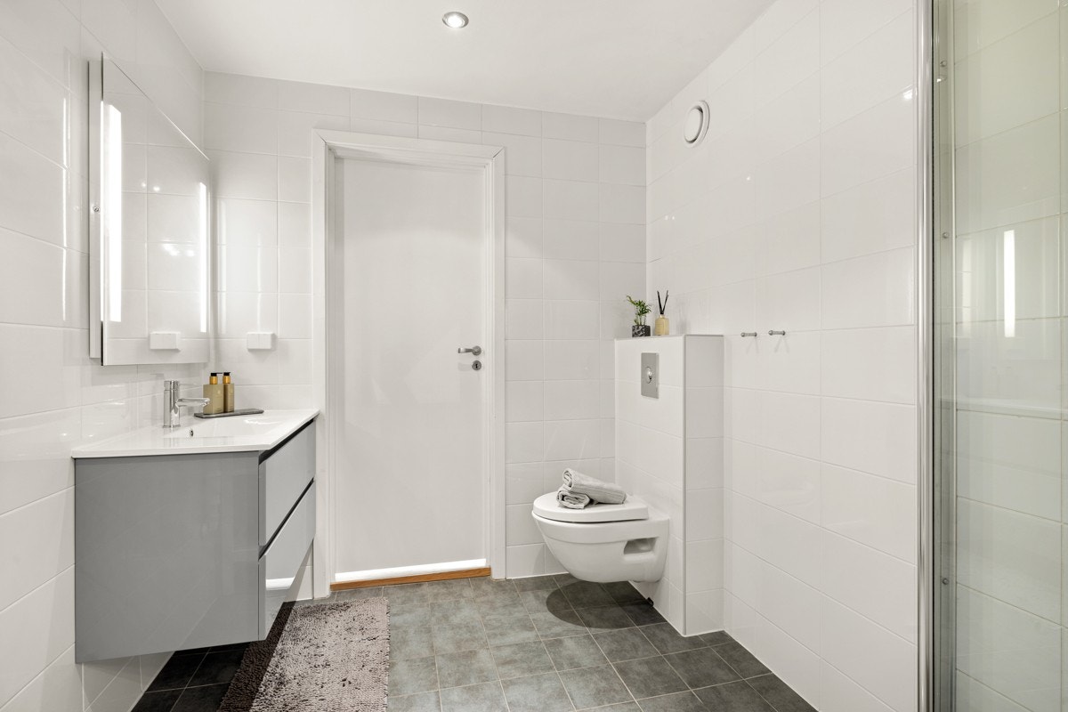 Bad/wc kjeller (del av kjeller som leies ut). Galleribilde