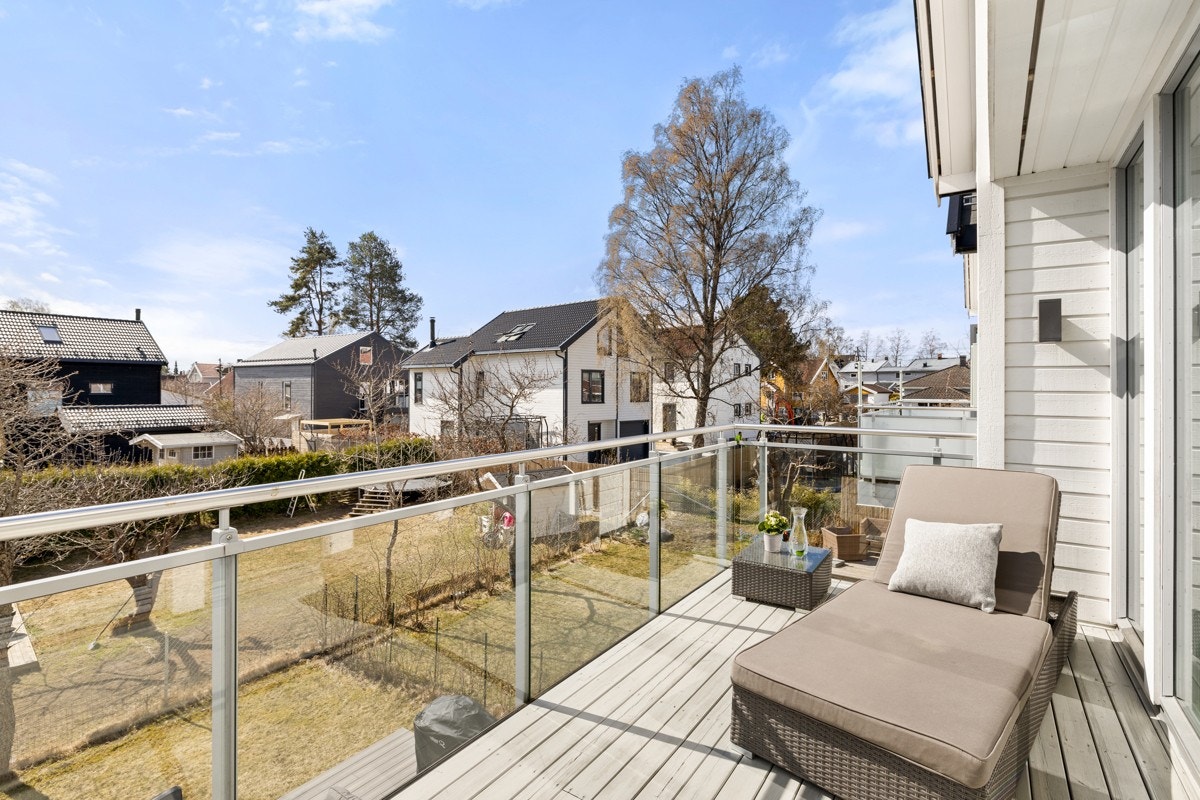 Sydvendt veranda på ca. 8,5 m². Galleribilde