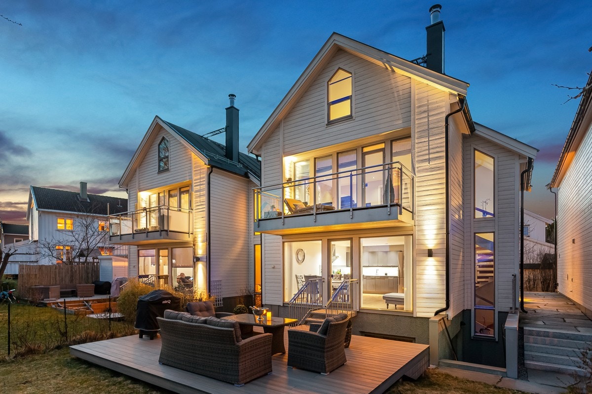 Nyere (2012) enebolig på 226 m² BRA fordelt over 4 plan | Dobbel garasje | Kjeller m/egen inngangsdør | Nordseter skole Galleribilde