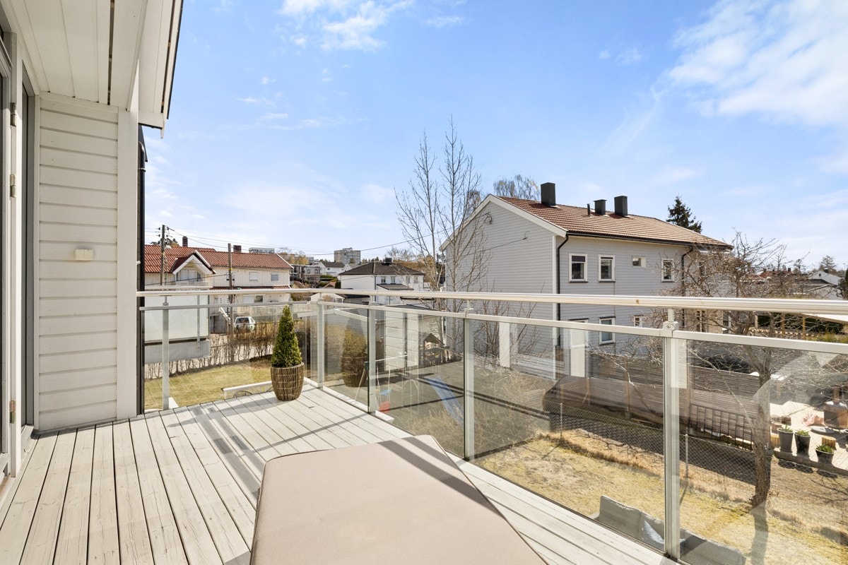 Sydvendt veranda på ca. 8,5 m². Galleribilde