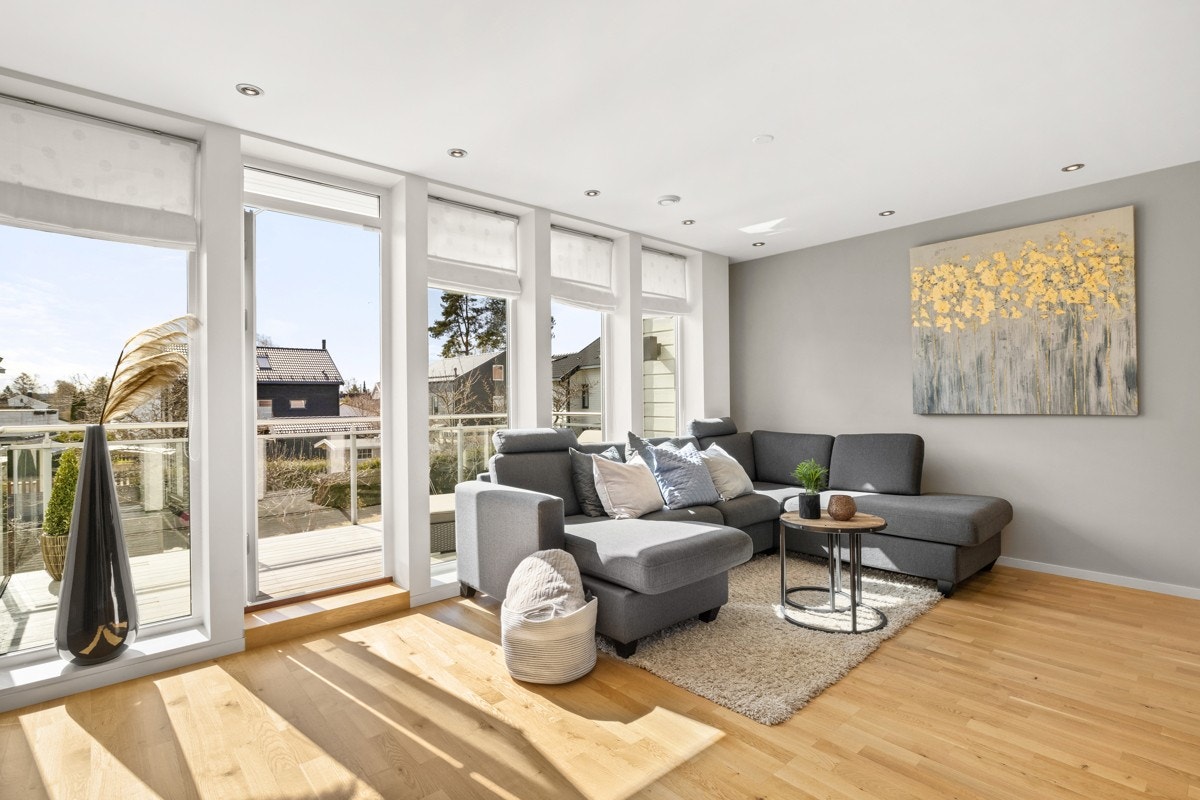 Fra stuen er det adkomst til sydvendt veranda. Galleribilde