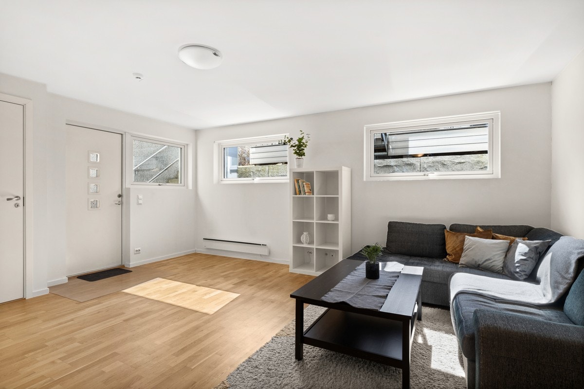 Stue/kjøkken kjeller (del av kjeller som leies ut). Galleribilde