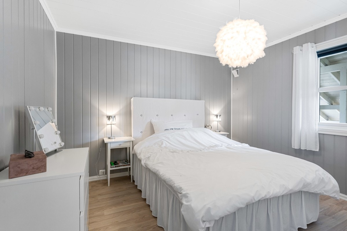 Romslig og godt soverom Galleribilde