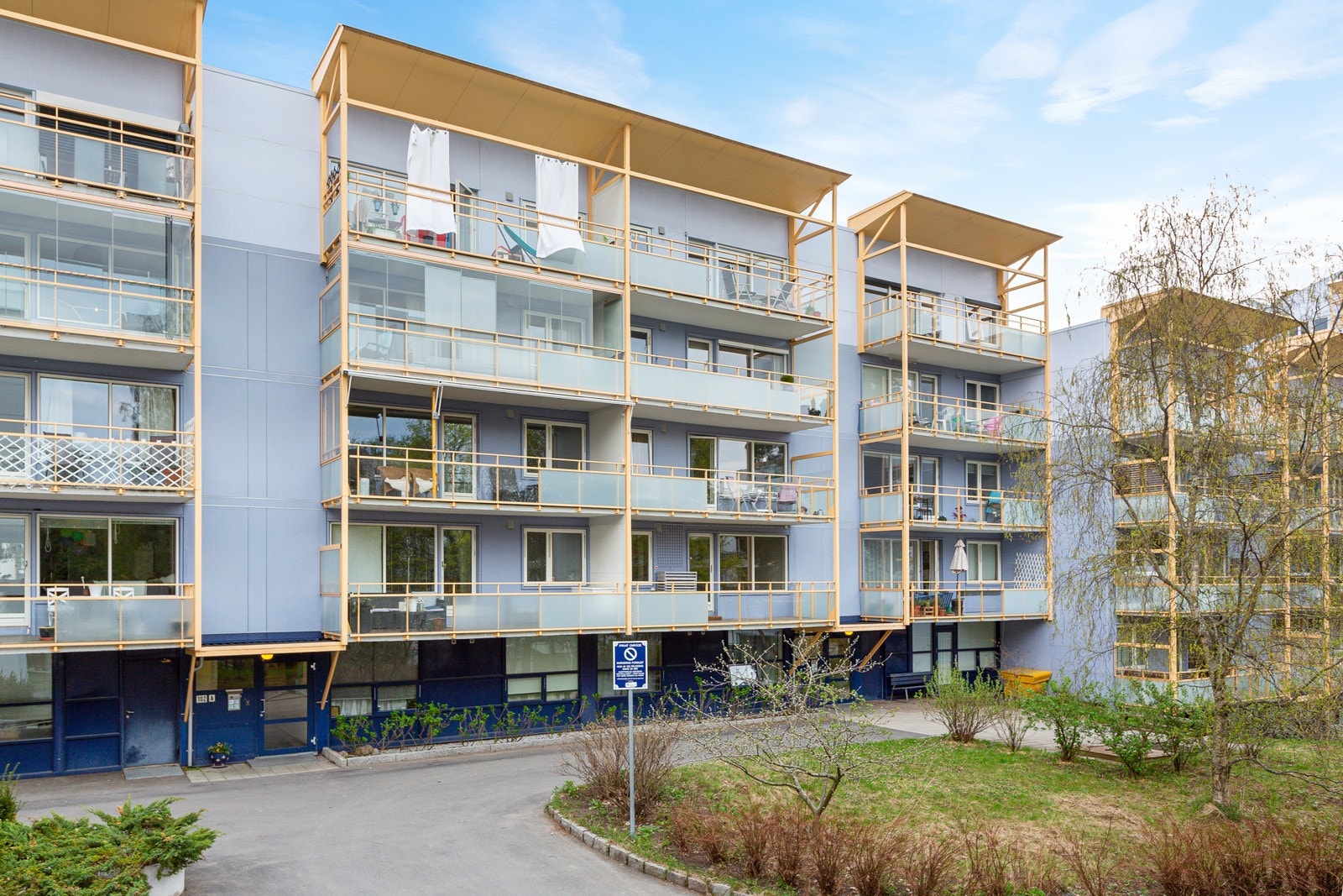 Boligen er en del av Kollektivet borettslag, et trivelig borettslag med en attraktiv beliggenhet ved foten av Holmenkollåsen Galleribilde