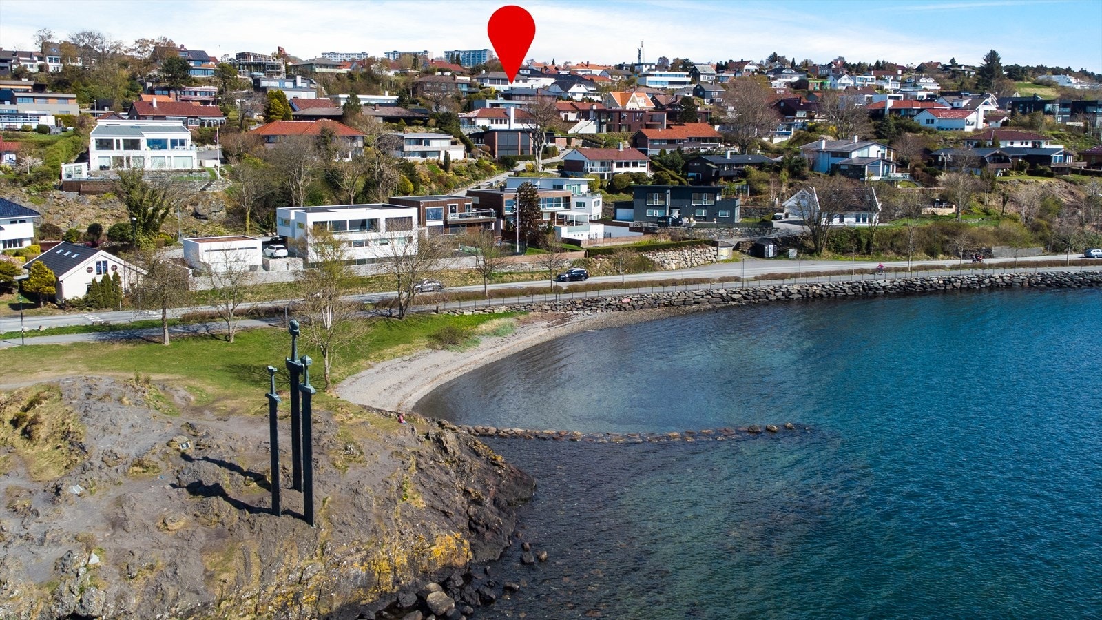Området er rolig og barnevennlig, og består av villabebyggelse Galleribilde