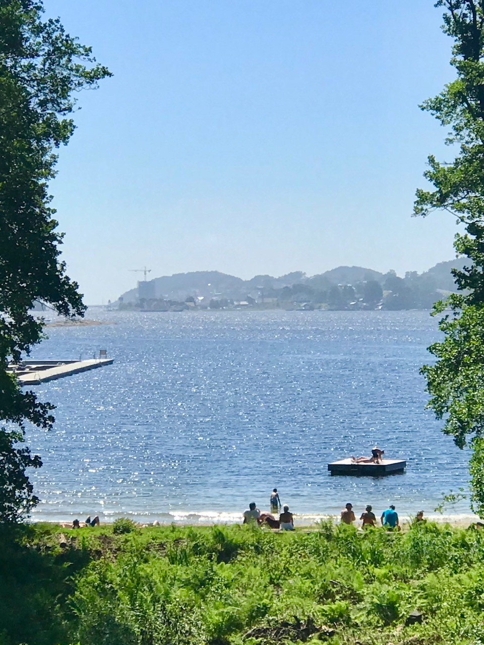 Hovedstranda - populær på fine sommerdager Galleribilde