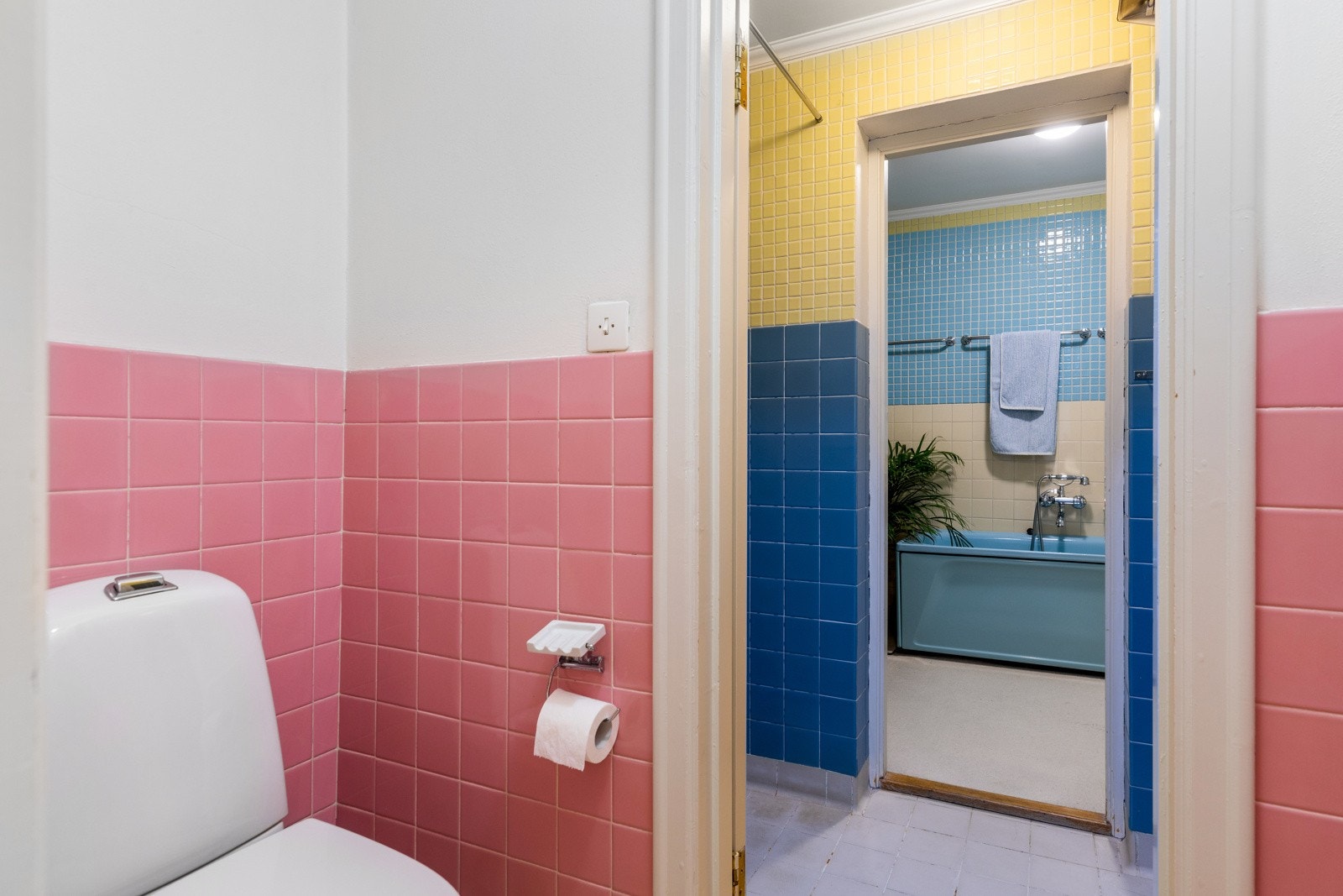 Rom på rom, farge på farge og svært funksjonell planløsning. Galleribilde