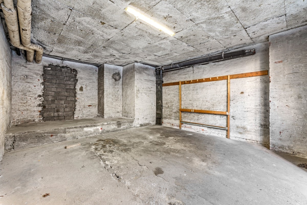 Garasje nr. 2 har også den samme takhøyden, dvs. ca. 270 cm Galleribilde