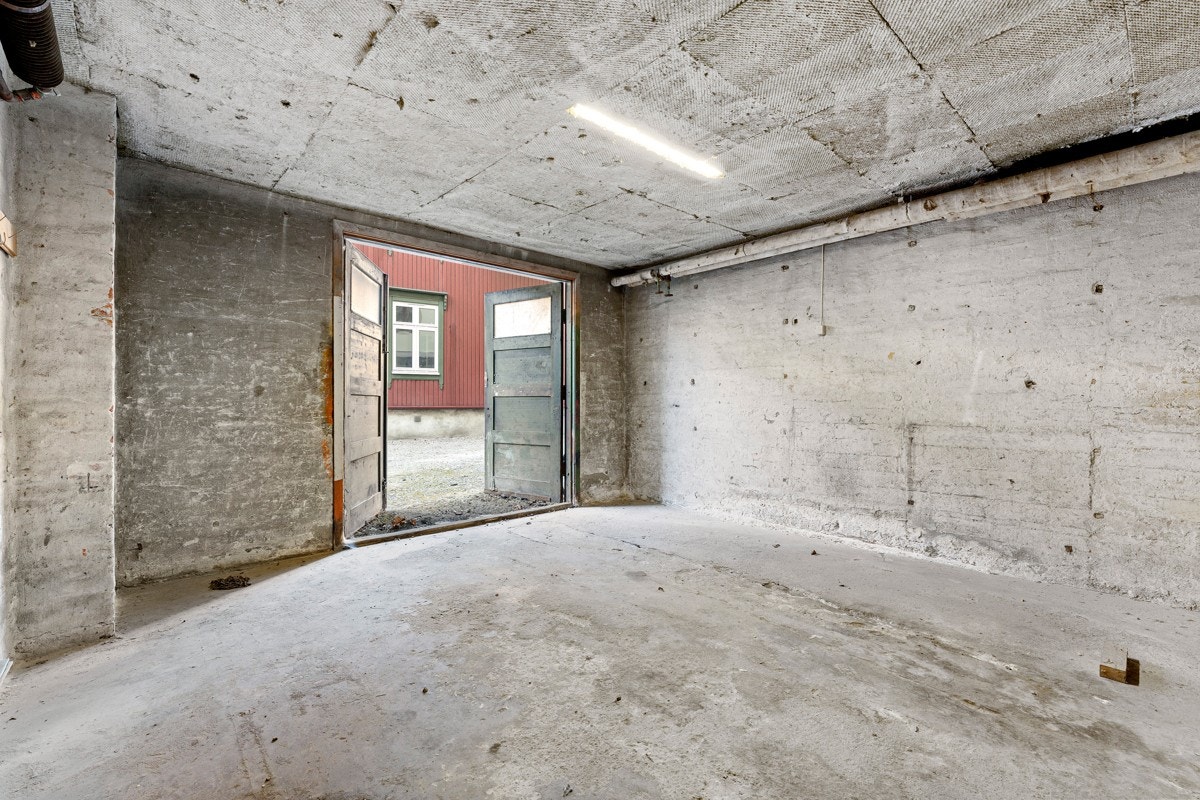 Garasje nr. 2 Galleribilde