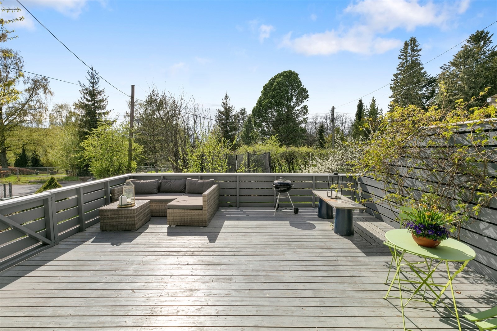 Terrassen er ypperlig for måltider under åpen himmel når været tillater det. Galleribilde