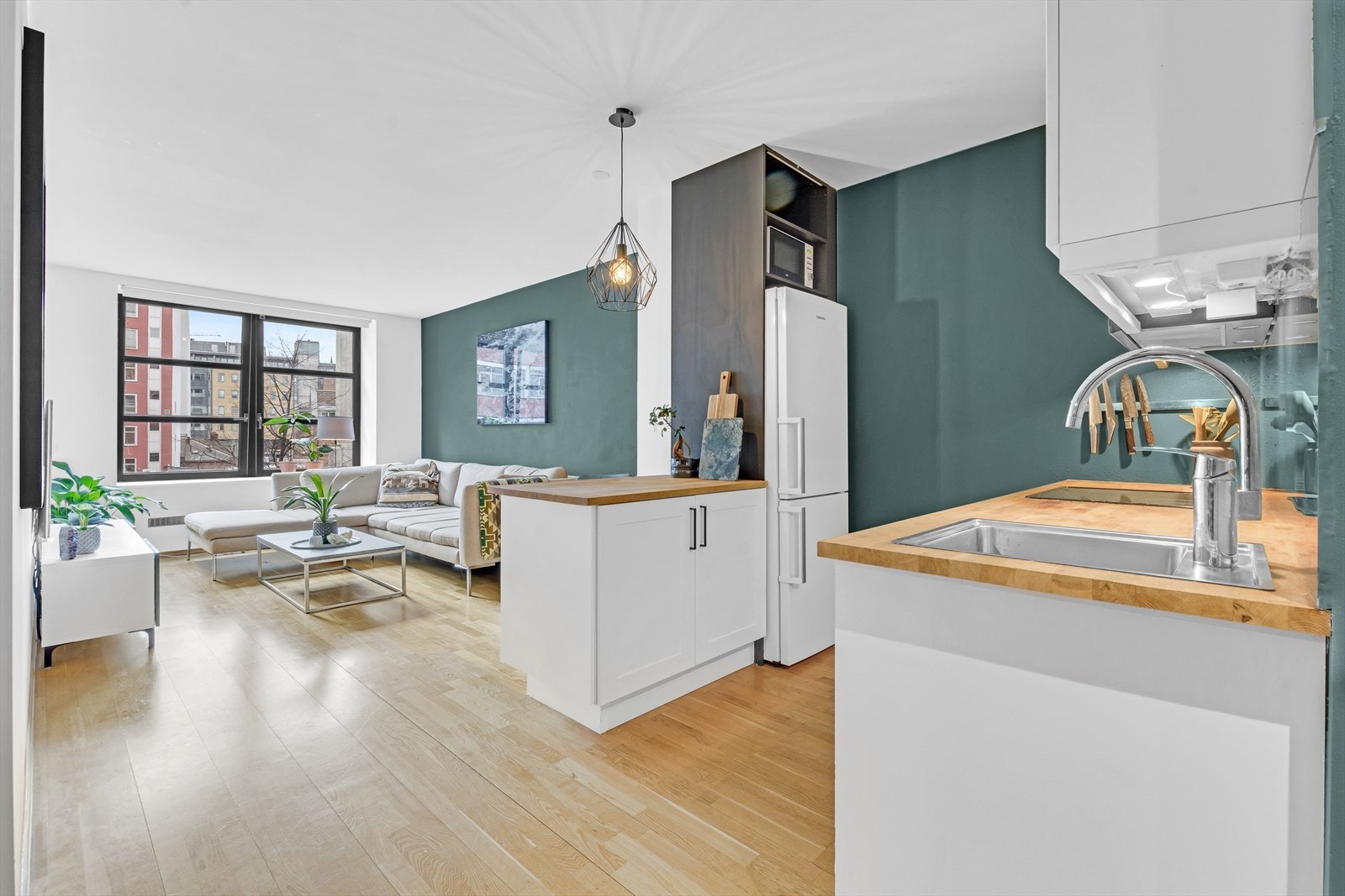 Nordvik ved Henrik Carlyle har gleden av å presentere en nydelig fabrikkleilighet med to sovealkover Galleribilde