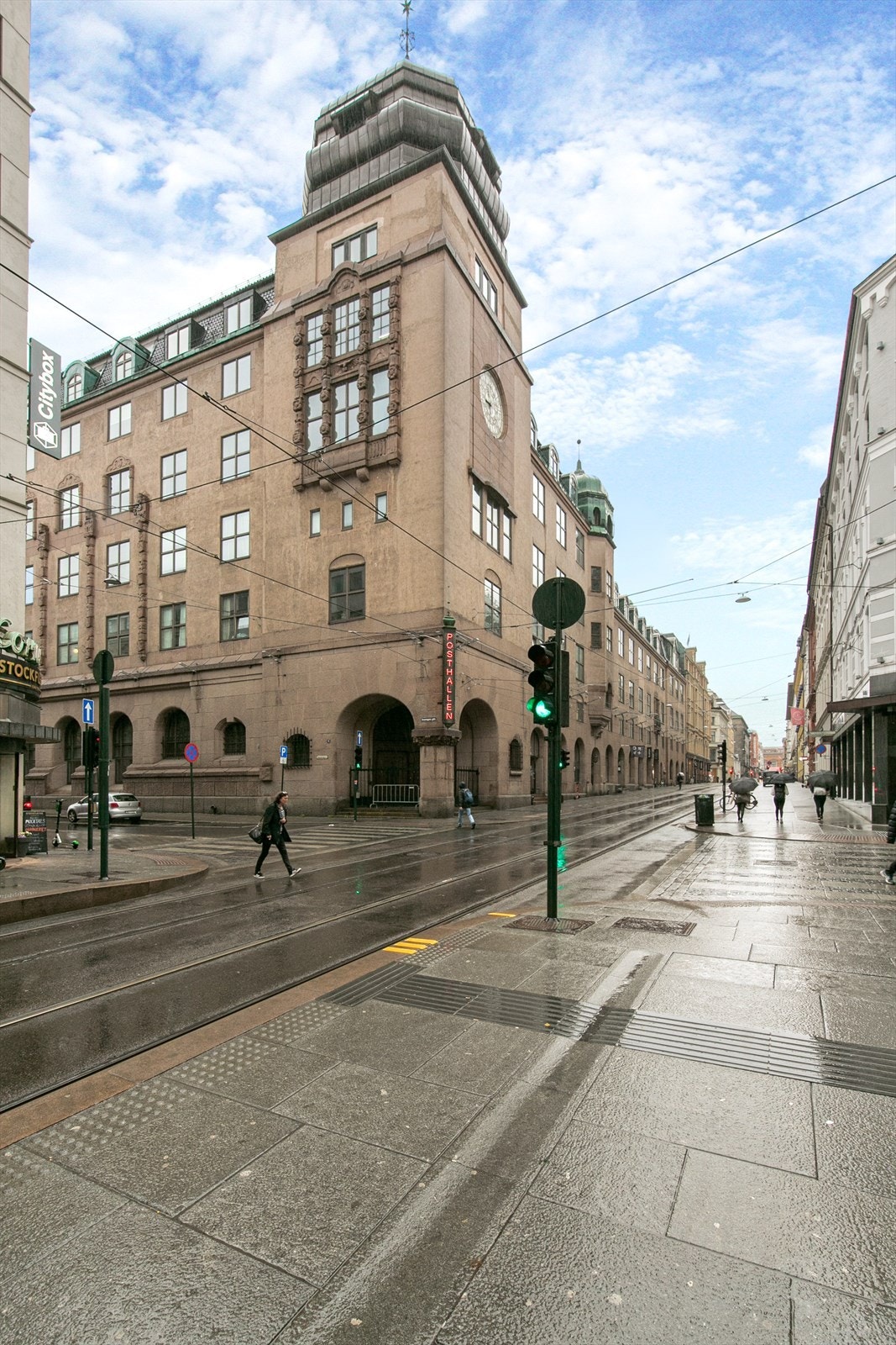 Fasade, Posthallen/Kvadraturen Galleribilde