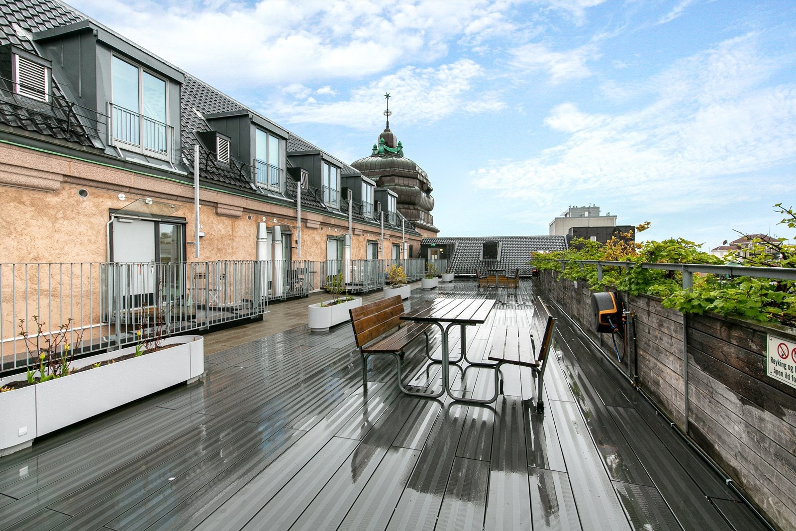 Felles takterrasse, en av flere som kan nytes av beboerne og deres gjester Galleribilde