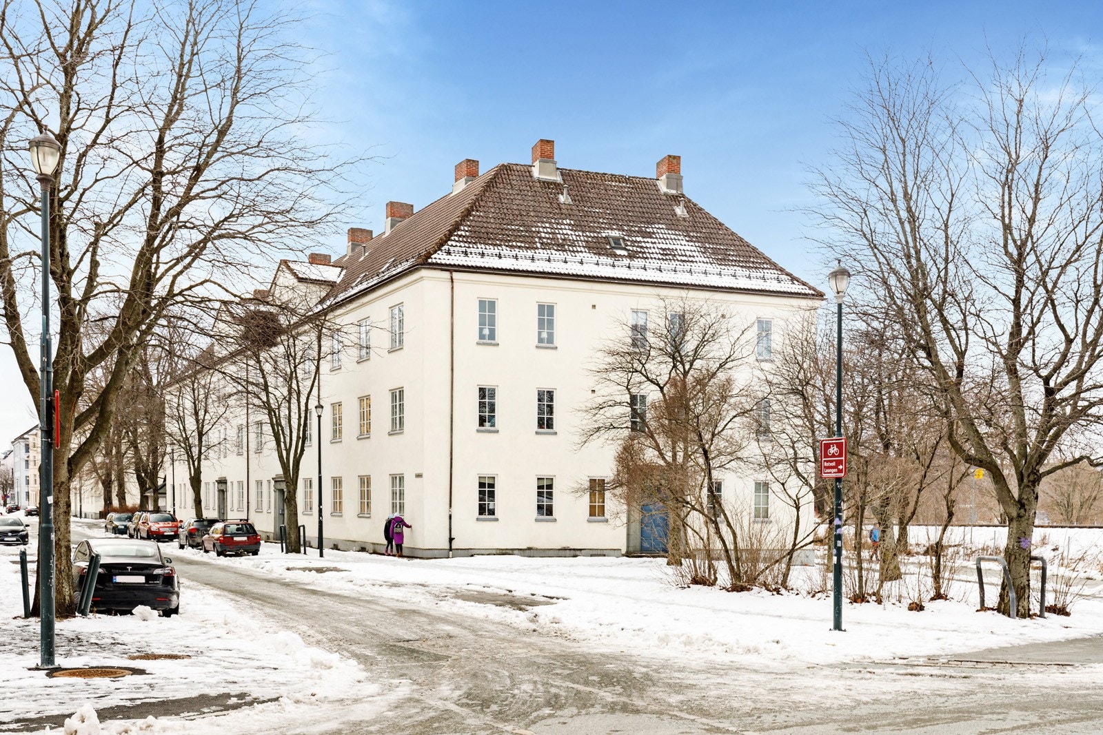 Leiligheten ligger i en flott og ærverdig bygård fra tidlig 1900-tall. Galleribilde