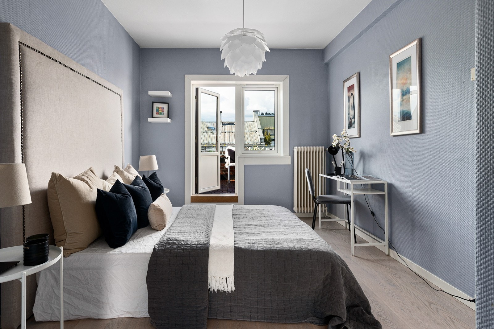 Rommets størrelse gir også plass til kontorløsning. Galleribilde