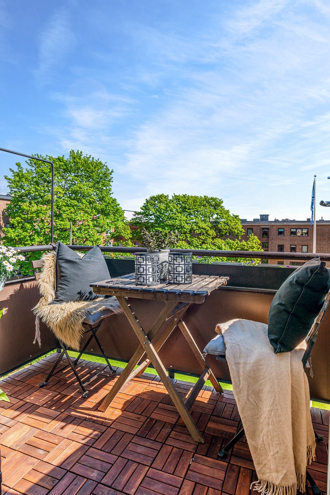 Utgang til balkongen fra stuen. Galleribilde