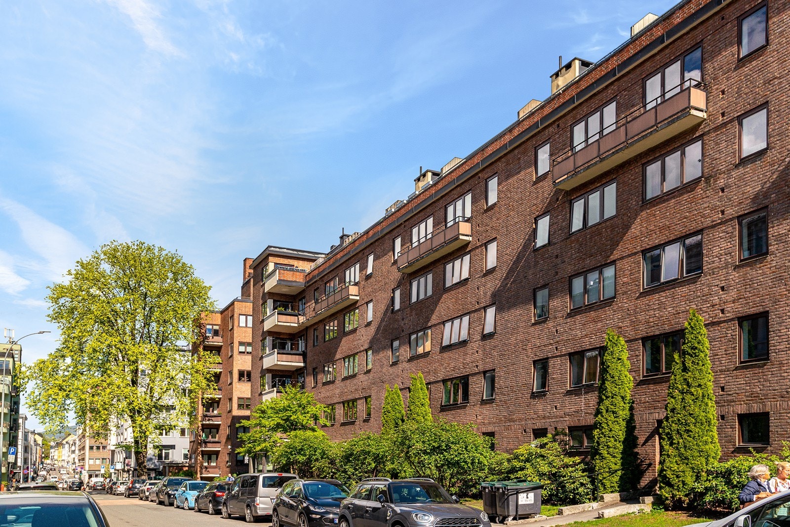 Bygningen sett fra gaten. Galleribilde