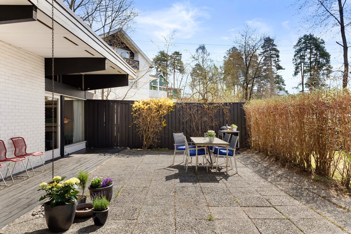 Terrassen blir en naturlig forlengelse av stuen på varme sommerdager Galleribilde