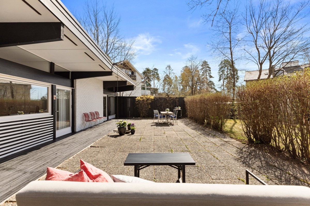 Utearealer er flott opparbeidet med flere fine oppholdssoner Galleribilde