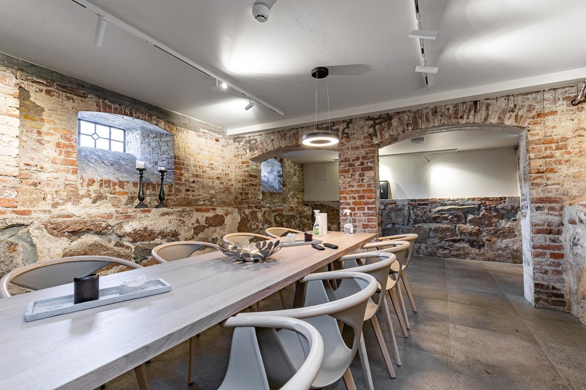 Bodegaen i kjelleren kan også leies til private sammenkomster. Galleribilde