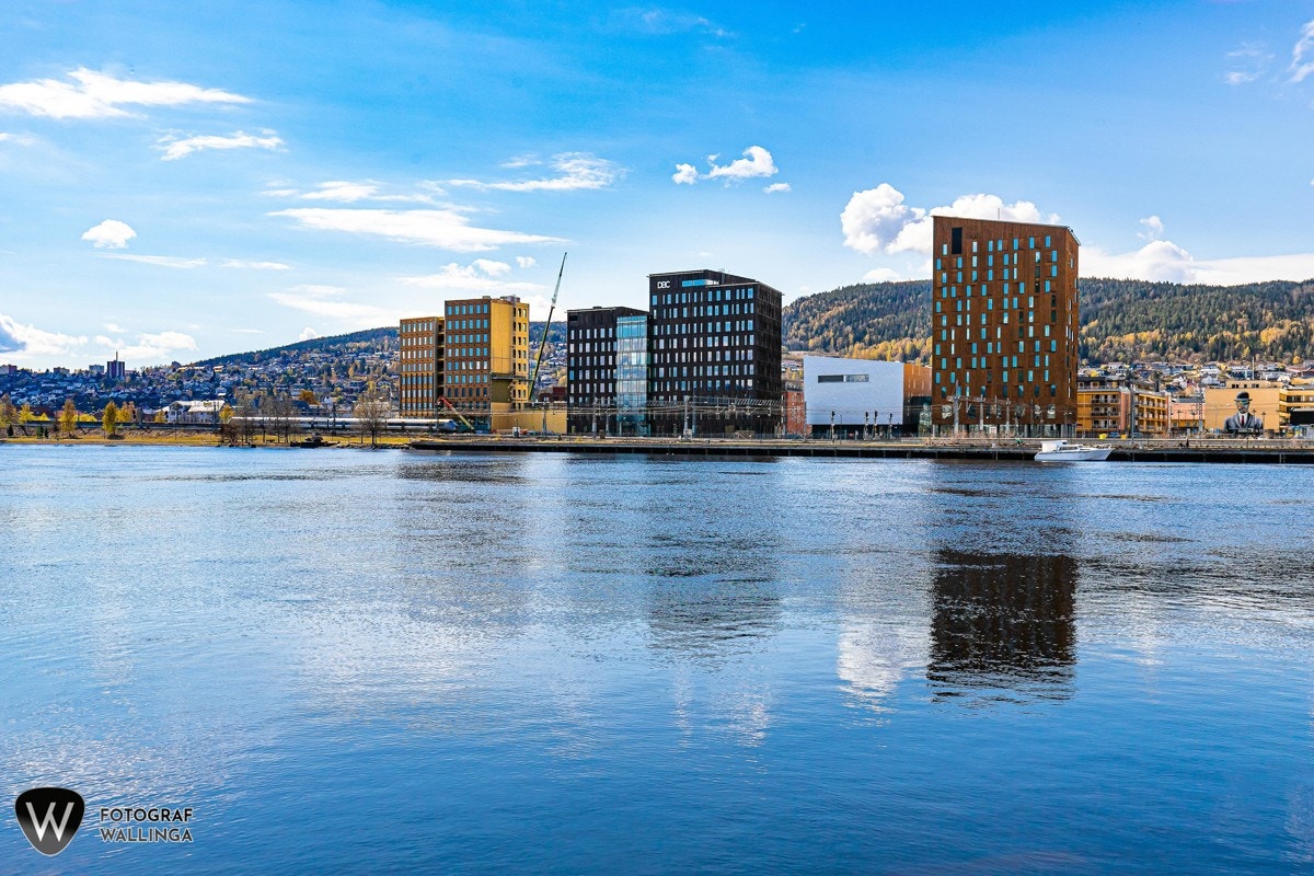Det er ikke mer enn ca. 10 min gange til Drammen Stasjon som ligger på Strømsø. Galleribilde