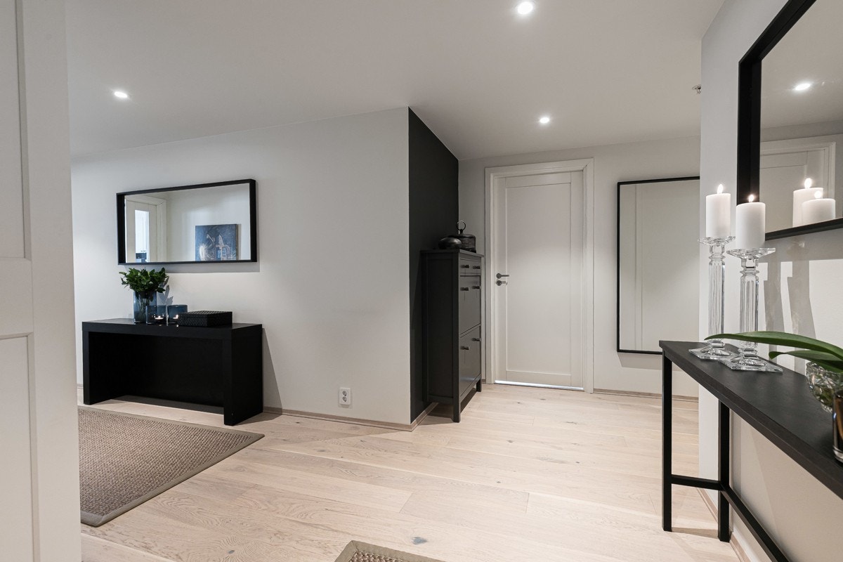 Taket har innfelte downlights. Galleribilde