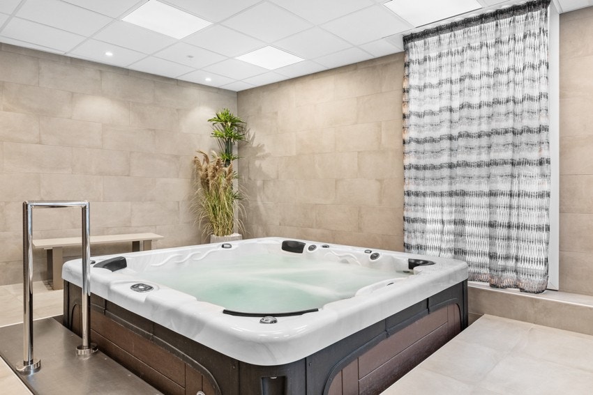 Pluss-konsept! - Felles boblebad. Galleribilde