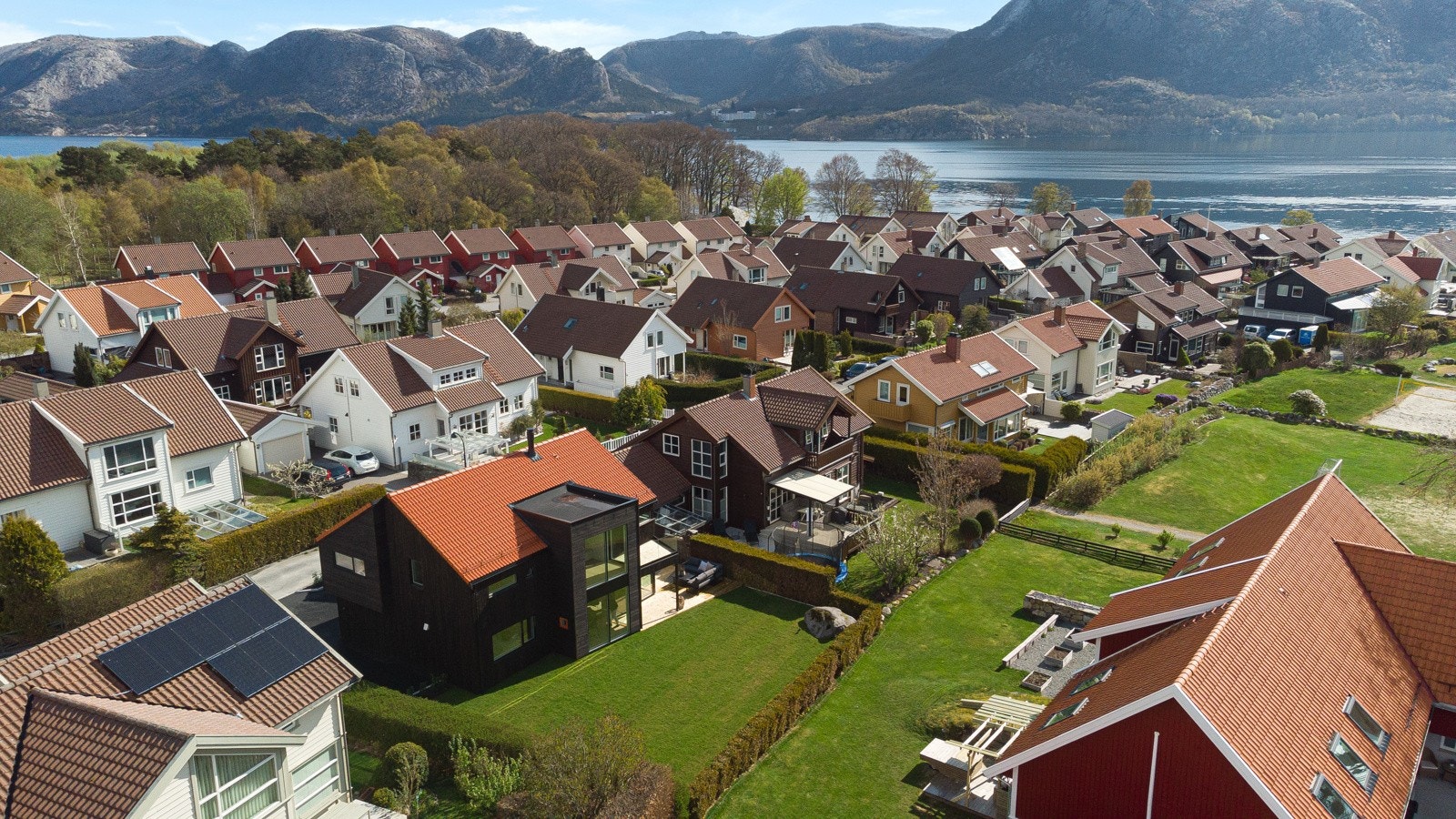 Boligen sett fra luften. Galleribilde