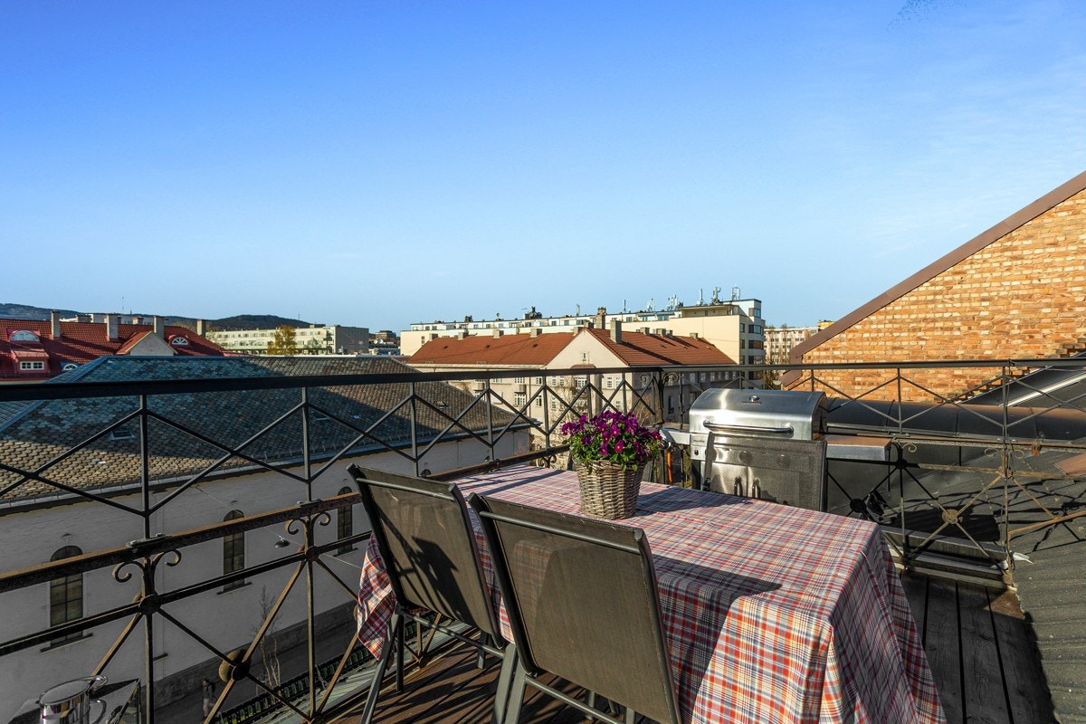 Virkelig en av få. Fantastisk takterrasse (15m2), og unik kvalitet på 2-roms leilighet i hjertet av Oslo. Galleribilde